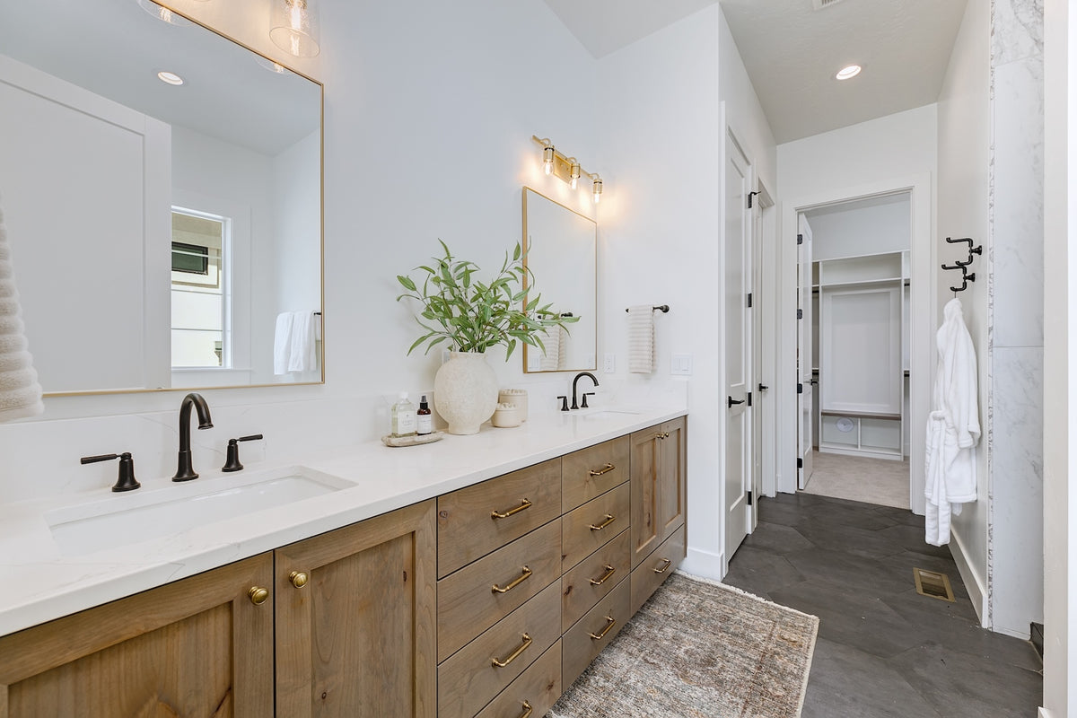Highland Homes high end bathroom and custom cabinets in Valnova, Eagle, ID
